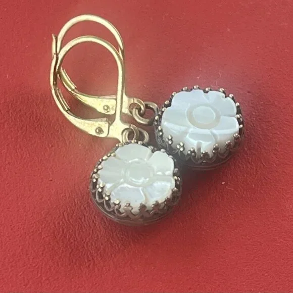 Carved Mother of Pearl Flower Earrings, Petite, Dangle, Drop, Vintage Style - Picture 6 of 7